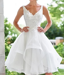 economico -Ricevimento Vintage Anni 1940  1950 Abito Bianco Piccolo Abiti da Bridal Shower Abiti da Matrimonio A-Line V Collo Senza Maniche Lunghezza al Ginocchio Pizzo Abiti da Sposa Con Applicazioni Rouches