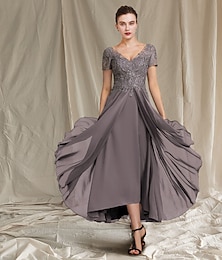economico -Abito A-Line Madre della Sposa Ospite Matrimonio Elegante Taglia Plus Alta Bassa Collo a V Lunghezza Té Chiffon Pizzo Maniche Corte con Pieghe Applicazioni taglia personalizzata gratuita