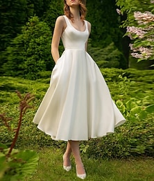 economico -Hall Little White Dress abiti per bridal shower abiti da sposa A-Line scollo a barchetta senza maniche lunghezza tè in raso abiti da sposa con pieghe colore solido.