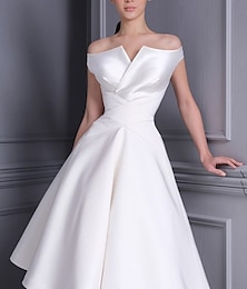 economico -Piccolo abito bianco abiti per addio al nubilato abiti da sposa a linea A spalle scoperte maniche corte lunghezza tè abiti da sposa in satin con pieghe a tinta unita