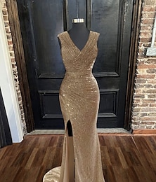 preiswerte -Sheath Abschlussballkleider Paillettenkleid Hochzeitsgast Cocktail Party Schleppe Pinsel Ärmel Ärmellos V-Ausschnitt mit Raffung Schlitz Maskeradenkleid 2025
