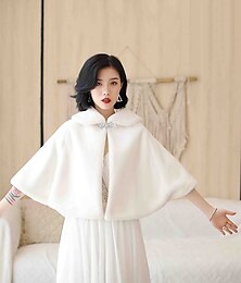 cheap -Long Sleeve Capes Faux Fur White Coat Wedding / Party / Evening Women‘s Wrap With Crystal Brooch