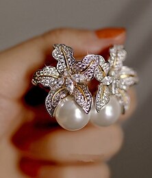 cheap -Women's Pearl Stud Earrings Fine Jewelry Classic Precious Petal Personalized Stylish Earrings Jewelry Gold / White For Gift Festival 1 Pair