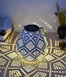 economico -Lampada da esterno solare Lanterna cava Lampada da cortile impermeabile in corda di canapa in ferro Lampada da cortile con motivo a imitazione di stoffa per decorazioni di scena, decorazioni per