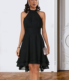 levne -A-Liniové koktejlové šaty párty šaty svatební host zásnubní šaty kolenní délka bez rukávů halterneck chiffon V-záda s elegantním vrstveným designem který ohromí