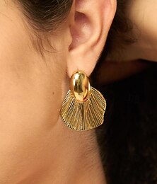 preiswerte -Muschelohrringe aus goldenem Edelstahl für Damen – leichter und stilvoller Statement-Schmuck