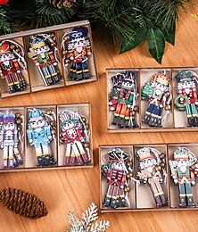 billige -9 stk/sett julenøtteknekker trepynt - fargerike trykte dekorasjoner til juletre og festlig dekor