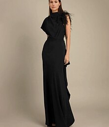 Недорогие -Чёрное платье Облегающее Вечернее gown Элегантное платье Формальное Длина до пола Короткие рукава На одно плечо Карман Расширенный креп с пером