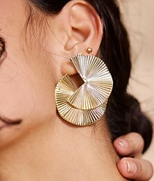 abordables -Pendientes de oro con forma de abanico para mujer, pendientes colgantes de metal con textura llamativa para un estilo informal y de noche moderno