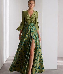 preiswerte -A-Line Abendkleid Formelle Hochzeit Bodenlänge 3/4-Länge Ärmel V-Ausschnitt Champagner Mutter der Braut Kleid Satin mit Blumenmuster Schleife(n) Schlitz Derby Kleid Renntagskleid Hochzeitsgastkleid