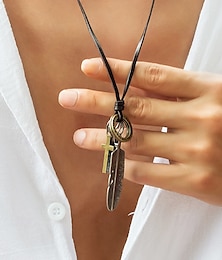 economico -Collana con ciondolo vintage da uomo con piuma, croce e ciondoli ispiratori, corda in pelle, perfetta per abbigliamento casual e regali