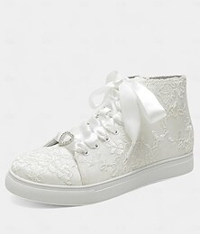 preiswerte -Elfenbeinfarbene Hochzeits-Sneaker aus Spitze für Damen mit Satinband-Schnürsenkeln und Herzanhänger aus Strasssteinen – bequeme Brautschuhe für Hochzeiten
