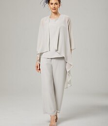 preiswerte -Jumpsuit  Hosenanzug Mutter der Braut Eleganter Plus Size Bateau Ausschnitt Bodenlang Chiffon Ärmellos Wickel in einfarbig