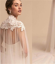 voordelige -kant applicatie off-shoulder opstaande kraag net sjaal transparante cape knoop decoratie kleine sleep bruids toneelkostuum