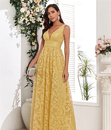 billige -A-linje Quinceanera Kjoler Elegant Kjole Bryllup Bryllupsgjest Gulvlengde Uten Ermer V-Hals Blonder med Folder