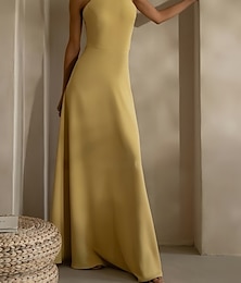 preiswerte -A-Linie Abendkleid Elegant Kleid Formell Abendgesellschaft Bodenlang Ärmellos Neckholder Italienisches Satin Rückenfrei mit Mit Trägern 2025