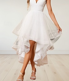 preiswerte -Verlobung kleines weißes Kleid Brautdusche Kleider Hochzeitskleider A-Linie V-Ausschnitt ärmellos asymmetrisch Satin Brautkleider mit Falten gerafft