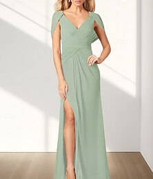 economico -Abiti da invitata di matrimonio in A-Line abito elegante invitata di matrimonio lunghezza fino al pavimento senza maniche scollo a V in chiffon retro a cowl con pieghe fessura