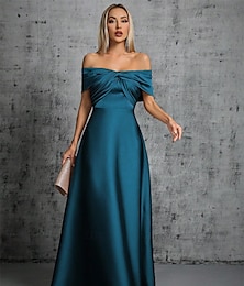abordables -Ligne A Robes de Quinceanera Élégant Robe Formel Mariage Longueur au sol Sans manches Épaules Dénudées Satin avec Plis 2025