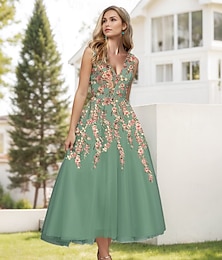 preiswerte -Blumen bestickte Spitze A-Linie Tüll Ballkleider elegantes Kleid formelle Hochzeitsgäste Teelänge ärmellos V-Ausschnitt 2025