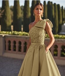 abordables -Vestido de Noche A-Line Elegante Vestido Formal Boda Longitud de Suelo Sin Mangas Un Hombro Satén con Brillo Lazo(s) Con Bordados