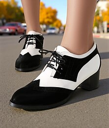 olcso -női kétszínű, zöld-fehér oxford magassarkú, brogue díszítéssel – 1950-es évekbeli vintage fűzős elegáns cipők mindennapi viseletre, tavaszi szettekhez és retró ihletésű megjelenéshez