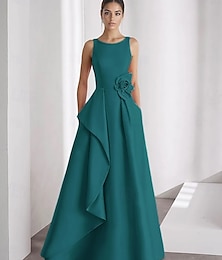 billige -A-Linje Kveldsdrakt Elegant Kjole Formell Bryllup Gulvlengde Uten ermer Off Shoulder Lomme Sateng med Volanger
