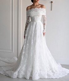 Недорогие -Цветочная аппликация из кружева Шантильи Пляжное свадебное платье Элегантное платья в стиле бохо с открытыми плечами А-силуэта Длинные рукава Свадебные платья с капеллой Оборочка по краям с атласным