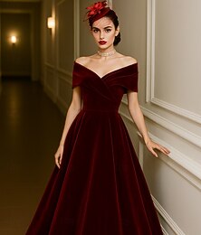 abordables -Ligne A Robe de Soirée Élégant Robe de soirée Formel Mariage Longueur au sol Manche Courte Épaules Dénudées Poche Velours avec Plis 2025