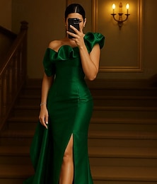 voordelige -Strak / kolom Strijksleep Galajurken Avondjurken Baljurk  Formele kleding Elegant glinsterende Celebrity-Stijl Mouwloos Eén-schouder Formeel Bruiloft Stretchsatijn met Geplooid Split