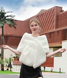 billige -Pelssjal Elegant Brude Ermeløs Flaggermusermer Polyester Bryllup Wrap Med Ren Farge Til Spesiell Leilighet Høst vinter