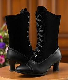 preiswerte -Damenstiefeletten im viktorianischen Stil des 20. Jahrhunderts mit Schnürung und halbhoher Schafthöhe – Retro-Schuhwerk mit Absatz aus burgunderrotem Satin und schwarzem Kunstleder für historische Kostüme, Gatsby-Partys und Bühnenauftritte