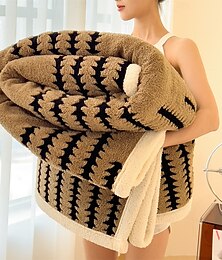 abordables -Couverture chaude et multifonctionnelle en flanelle, épaisse et double couche, en taffetas polaire sherpa cationique, idéale pour l'hiver, le canapé, le lit ou le bureau. Jeté douillet.