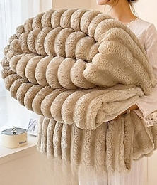 baratos -Manta de luxo em pele de coelho de cor sólida, grossa e quente, em veludo cor de leite, ideal para sofá, cama, escritório ou para um cochilo. Manta macia e aconchegante para todas as estações.