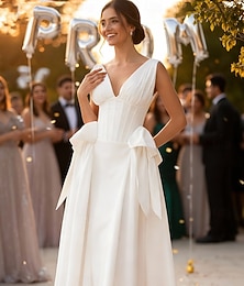 preiswerte -A-Linie Tee-Länge Abschlusskleid Abschlussballkleid Partykleid Hochzeitskleider Brautkleider Brautkleid Elegant Vintage Kleine Weiße Kleider Ärmellos V Ausschnitt Formell Geburtstag Satin mit