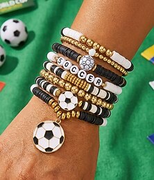 voordelige -Damesarmbandenset met meerdere lagen sportballen, gemaakt van een mix van legeringsmaterialen. Stapelbare armbanden in verschillende balvormen, perfect voor voetbalwedstrijden, teamondersteuning, dagelijks gebruik en wedstrijddagen.