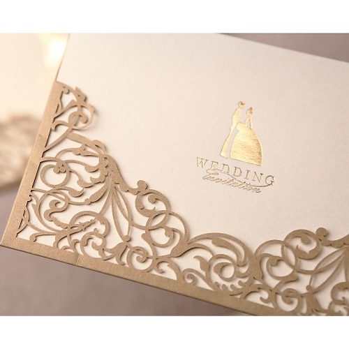 Pliat Invitatii de nunta-Invitații Stil Oficial Stil Clasic Stil Mire & Mireasă Hârtie perlă 6 ½"×4 ½" (16.6*11.5cm)