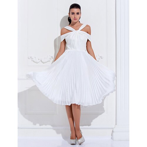 

A-Line Elegant Open Back Holiday Cocktail Party Prom Dress Off Shoulder Sleeveless Knee Length Stretch Satin with Pleats 2022
