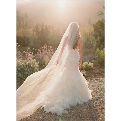 

One-tier Cut Edge Wedding Veil Chapel Veils with Flower Comb Tulle / Angel cut / Waterfall