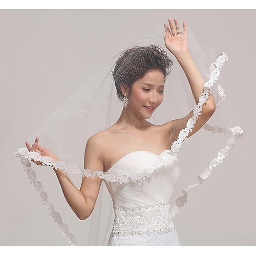 

One-tier Lace Applique Edge / Elegant Wedding Veil Fingertip Veils with Scattered Bead Floral Motif Style 55.12 in (140cm) Tulle / Drop Veil