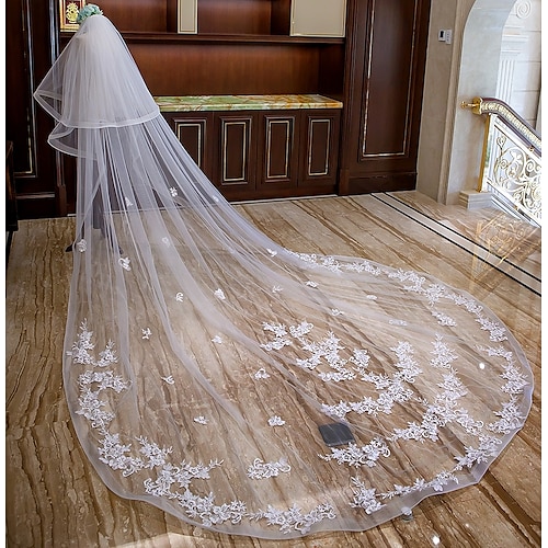 

Two-tier Flower Style / Lace Applique Edge Wedding Veil Cathedral Veils with Ruffles / Appliques Lace / Tulle / Mantilla