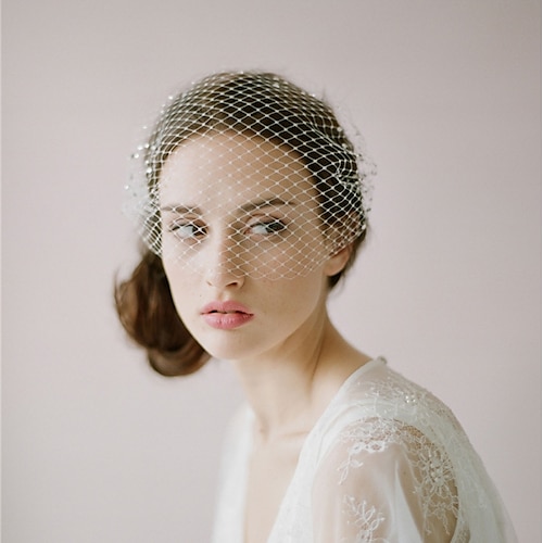 

One-tier Vintage Style / Classic Style Wedding Veil Blusher Veils with Solid / Crystals / Rhinestones Tulle / Birdcage