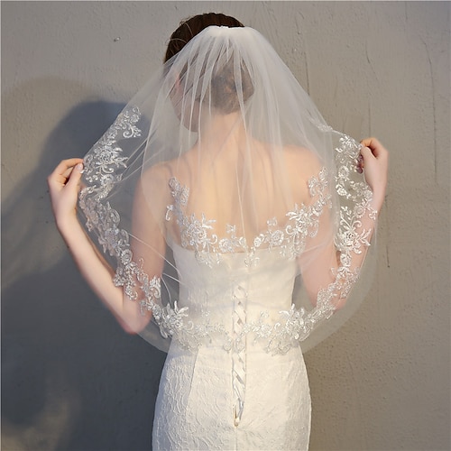 

Two-tier Stylish / Lace Applique Edge Wedding Veil Elbow Veils with Appliques 27.56 in (70cm) Lace / Tulle / Oval