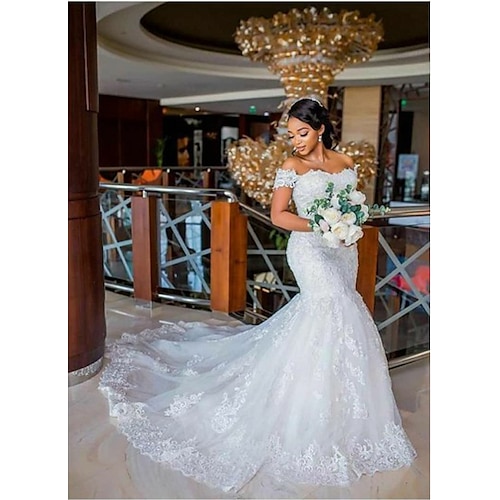 Eljegyzés Szexi Előírásos Esküvői ruhák Harang fazon Aszimmetrikus Pántok Kápolnauszály Csipke Menyasszonyi ruhák Val vel Rátétek 2024