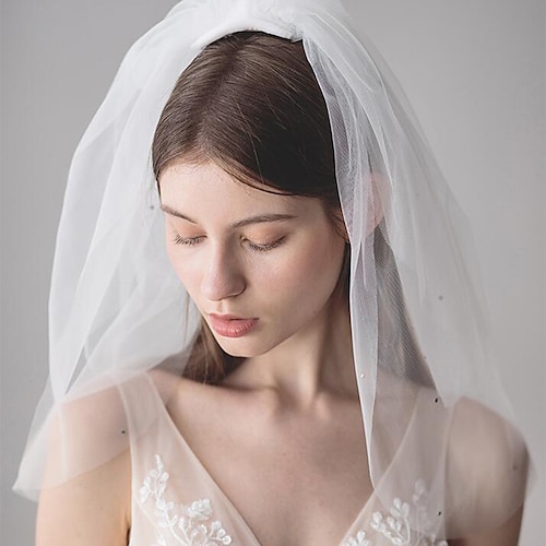 

Four-tier Classic Style / Lace Wedding Veil Shoulder Veils with Solid / Pattern 23.62 in (60cm) POLY / Lace