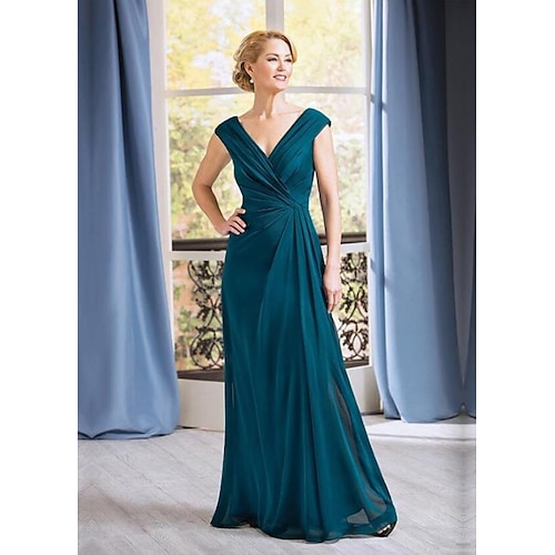 

A-Line Mother of the Bride Dress Elegant & Luxurious Plunging Neck Floor Length Chiffon Sleeveless with Ruching 2022
