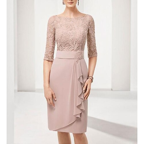 

Sheath / Column Mother of the Bride Dress Sweet Jewel Neck Knee Length Chiffon Lace Half Sleeve with Side Draping 2022