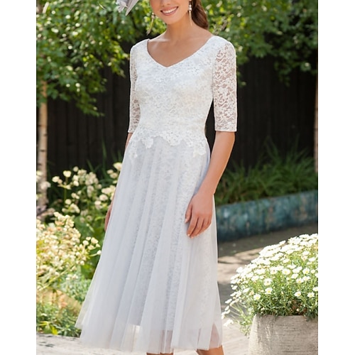 

A-Line Mother of the Bride Dress Elegant V Neck Knee Length Lace Tulle Half Sleeve with Pleats Embroidery 2022