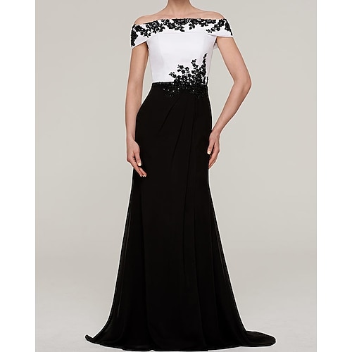 

Sheath / Column Mother of the Bride Dress Elegant Off Shoulder Sweep / Brush Train Satin Lace Short Sleeve with Pleats Appliques Color Block 2022