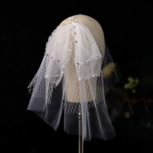 

Three-tier Stylish Wedding Veil Shoulder Veils with Scattered Crystals Style / Sequin / Paillette Tulle